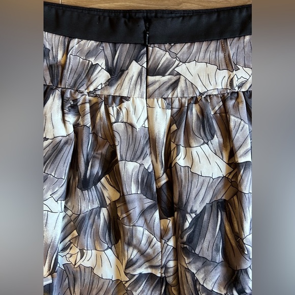 BCBG Max Azria Black White Gray Palms Lined Skirt Classic Office Size 8 Mini - Picture 5 of 7